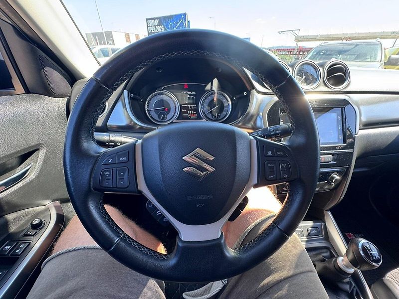 Suzuki Vitara (2019) 4X4 103 KW BOOS. TAŽNÉ 1.MAJ - fotka 26 z 50