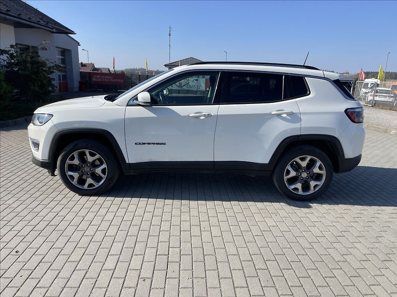 Jeep Compass 1,4 T 125kw AT9 4x4 Limited - fotka 2 z 32