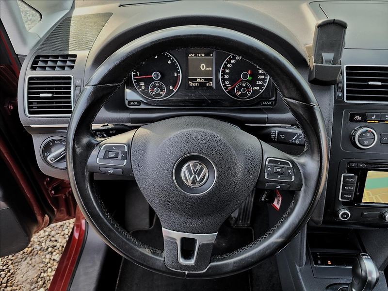 Volkswagen Touran 2,0 Rezervace!,dsg,Highline,ků - fotka 20 z 44