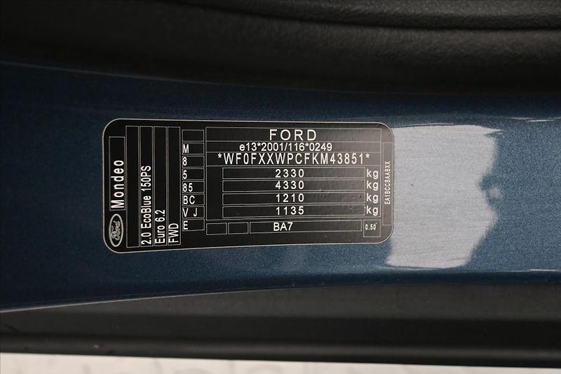 Ford Mondeo 2,0 TDCi 110 kW AT8 Titanium Z - fotka 18 z 33