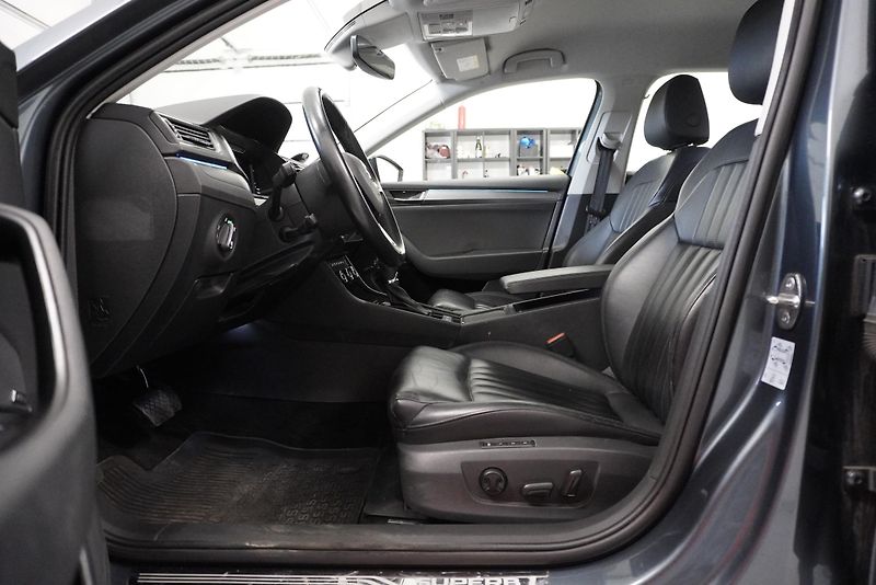 Škoda Superb 1.5 TSI 110kW STYLE TOP SERVIS - fotka 12 z 35