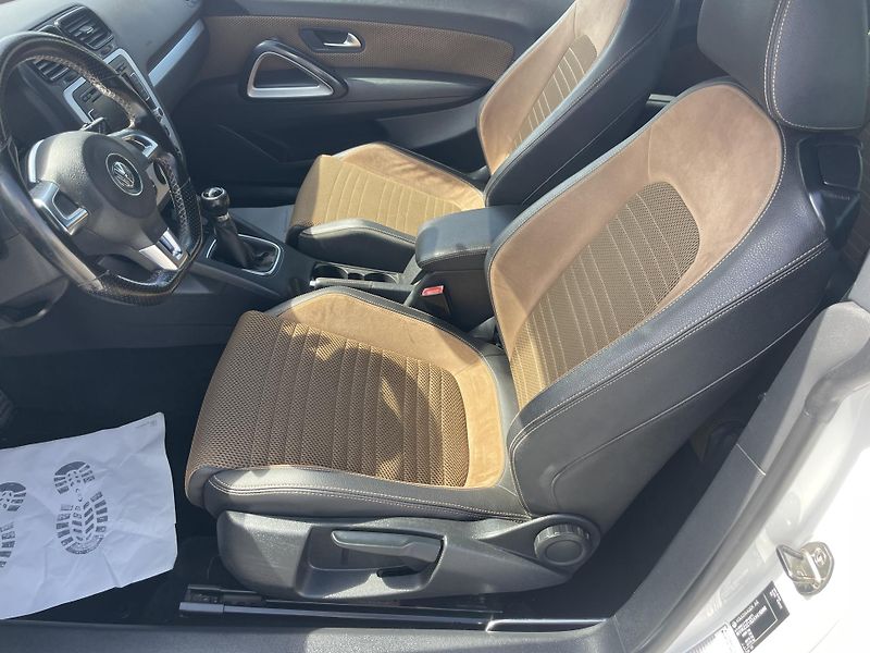 Volkswagen Scirocco 1.4TSi 125PS SPORT EDITION TOP - fotka 98 z 178