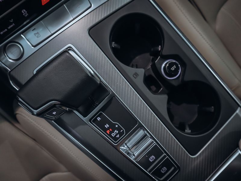 Audi A6 50TDI Quattro ACC Sport - fotka 16 z 28