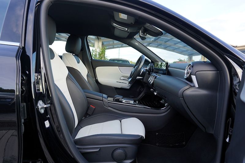 Mercedes-Benz Třídy A A 180d AMG/7AT/kůže/Designo/ČR - fotka 24 z 37