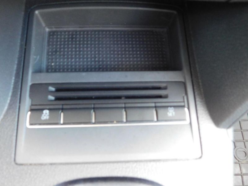 Volkswagen Touran (2012) 2.0 TDi Webasto - fotka 13 z 29