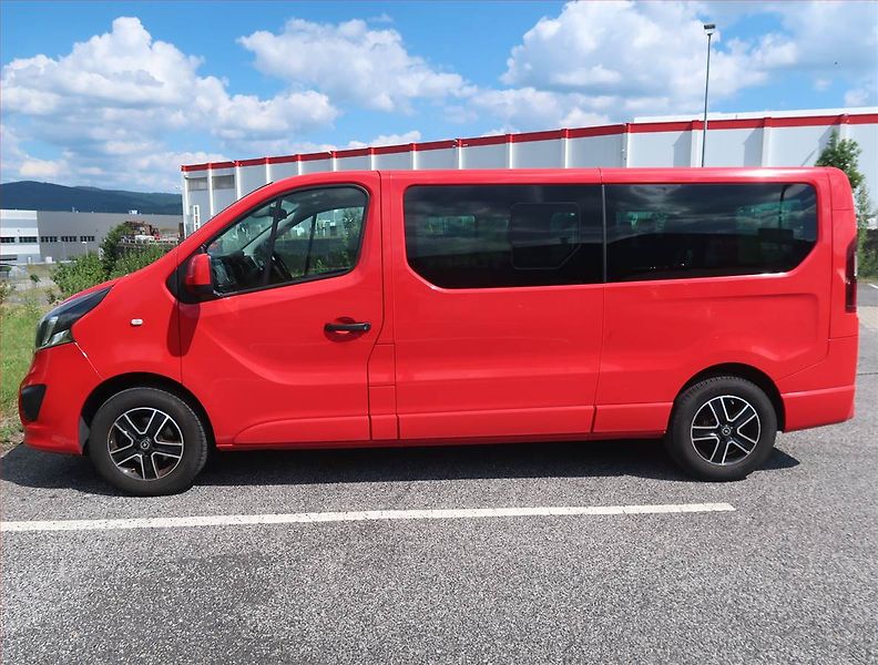 Opel Vivaro (2015) 1.6 CDTI, Bus, 9Míst, ČR - fotka 3 z 17