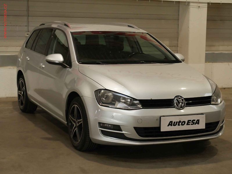 Volkswagen Golf (2015) 1.6TDI, ČR, navi, autoAC - fotografie inzerátu