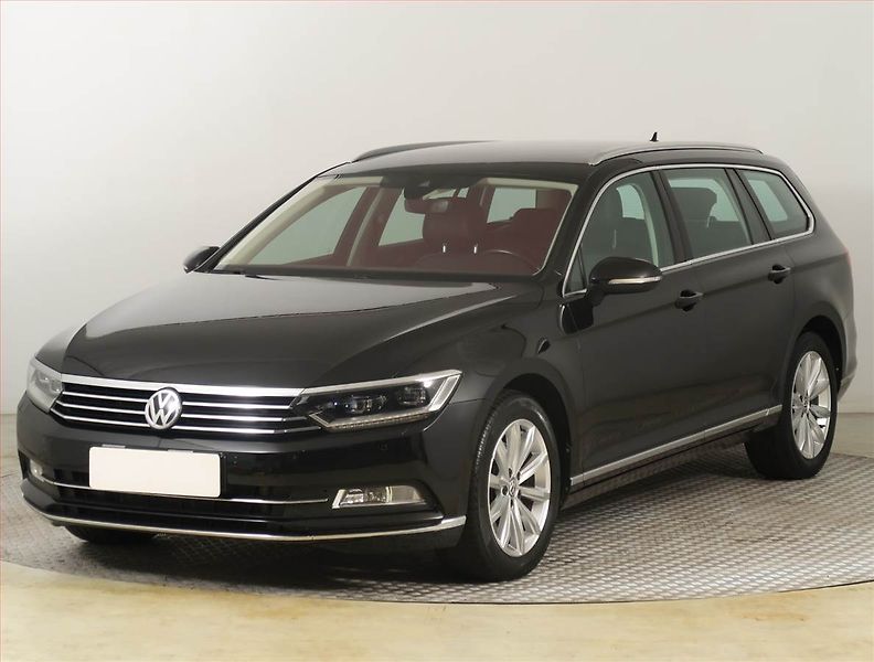 Volkswagen Passat (2019) Highline 2.0 TDI, Automat - fotka 2 z 21
