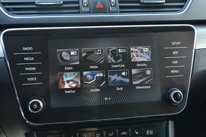 Škoda Superb 2.0TDi BIXENON KŮŽE ACC ČR - fotka 23 z 29