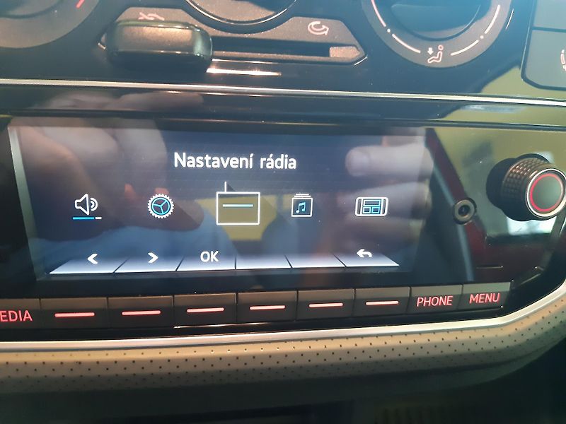 Volkswagen up! 1.0 MPI 55KW KLIMA TEMPOMAT - fotka 14 z 24