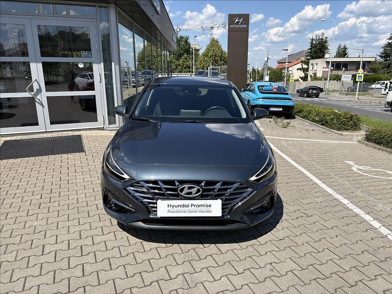 Hyundai i30 1,0   HB Smart AUTOMAT - fotka 8 z 17