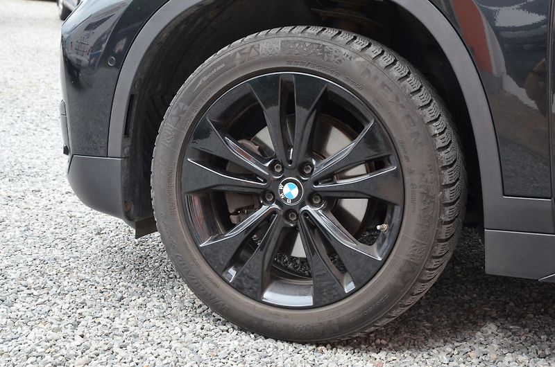 BMW X1 (2015) sDrive 18d 110kW SPORT / LED - fotka 7 z 39
