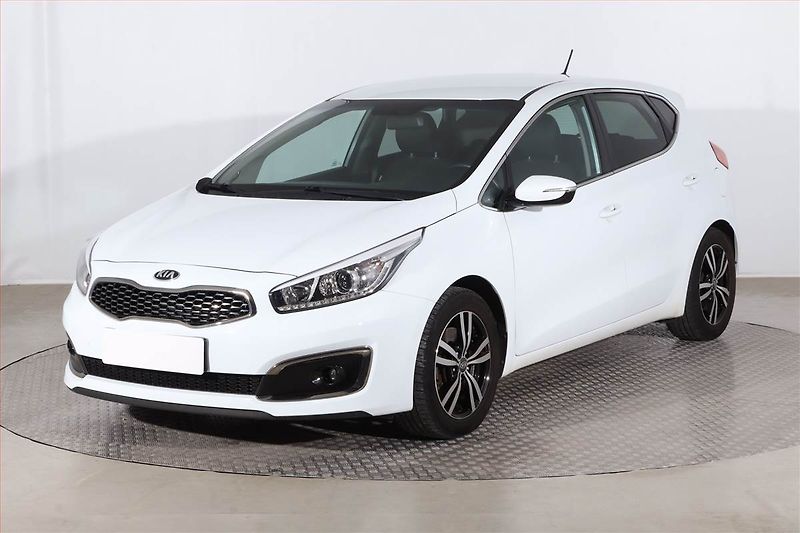 Kia Ceed (2018) Gold 1.4 MPI, Serv.kniha - fotka 2 z 23