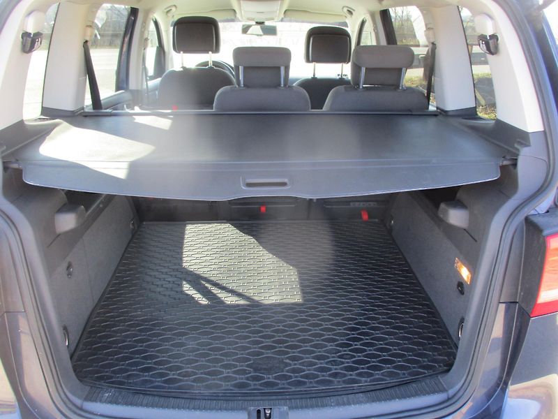 Volkswagen Touran 1.4TSi 103kW*CL*TAŽ Z.*7MÍST - fotka 30 z 46