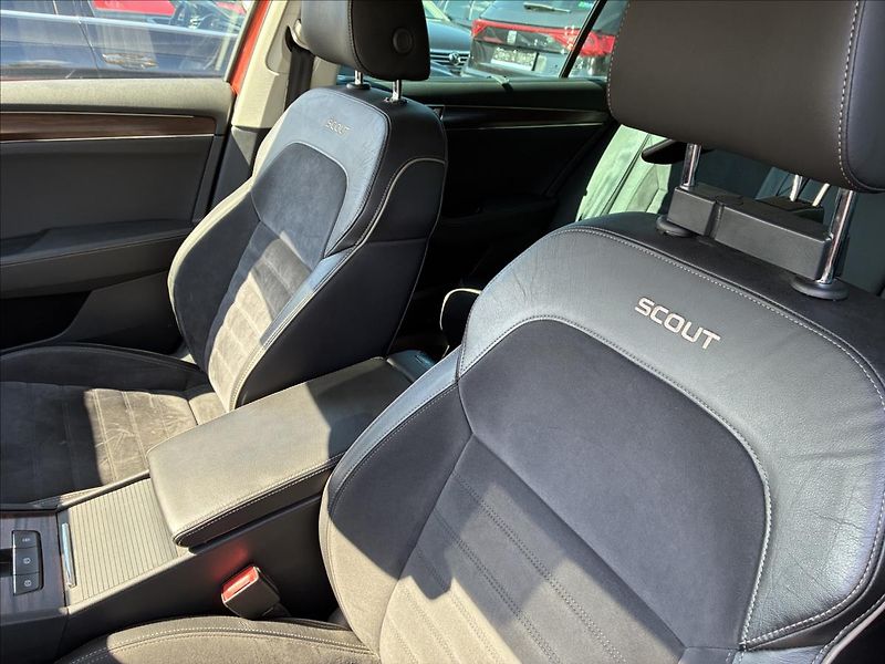 Škoda Superb 2,0 TDI 4X4 SCOUT TAŽNÉ - fotka 10 z 26
