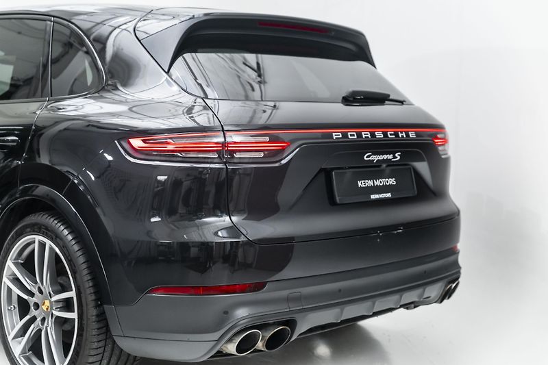 Porsche Cayenne S*Bose*18 sedadla*kůže - fotka 10 z 41