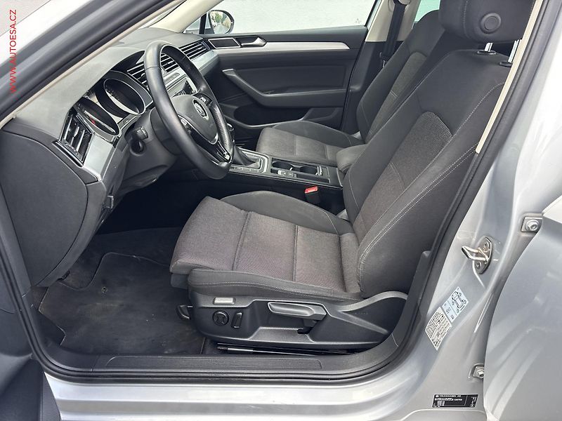Volkswagen Passat (2018) 1.6 TDi, Comfortline, navi, - fotka 9 z 18