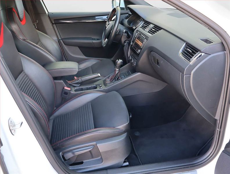 Škoda Octavia (2016) RS 2.0 TDI, Automat - fotka 9 z 20