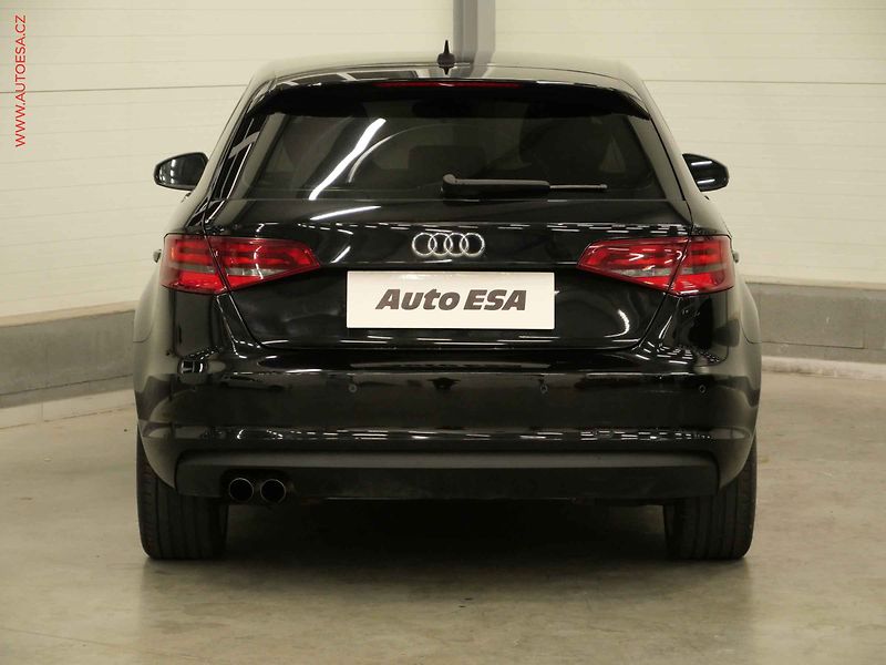 Audi A3 (2014) 2.0TDi, LED, navi, park.asist - fotka 5 z 23