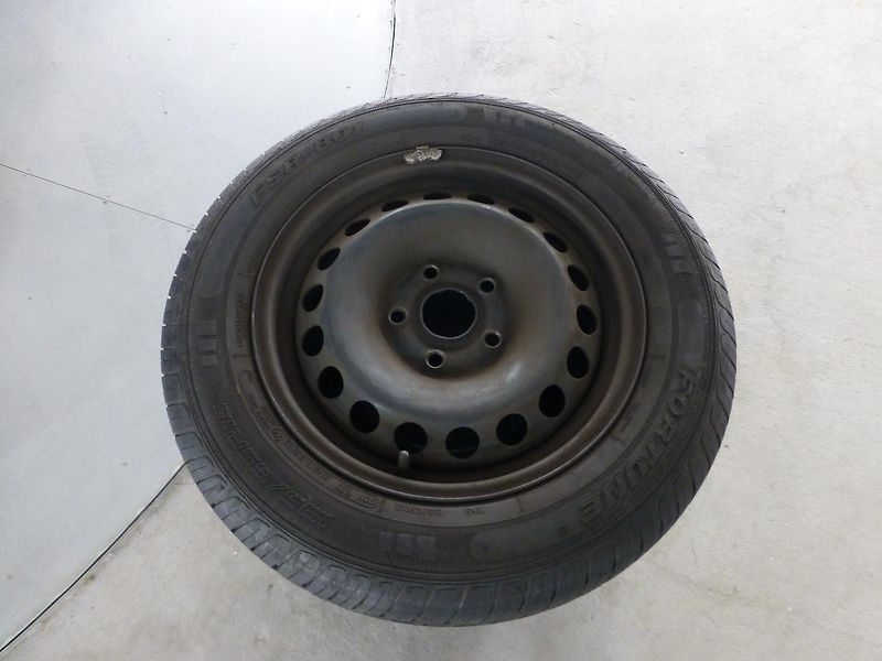 Volkswagen Caddy (2008) 1,9TDI-VYHŘ.SED*DIGI*+SADA KOL - fotka 23 z 24
