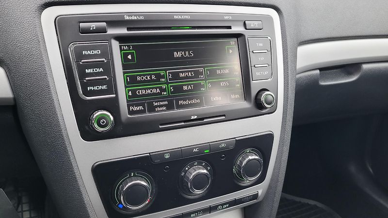 Škoda Octavia (2013) 1,6TDI 77 KW - fotka 19 z 22