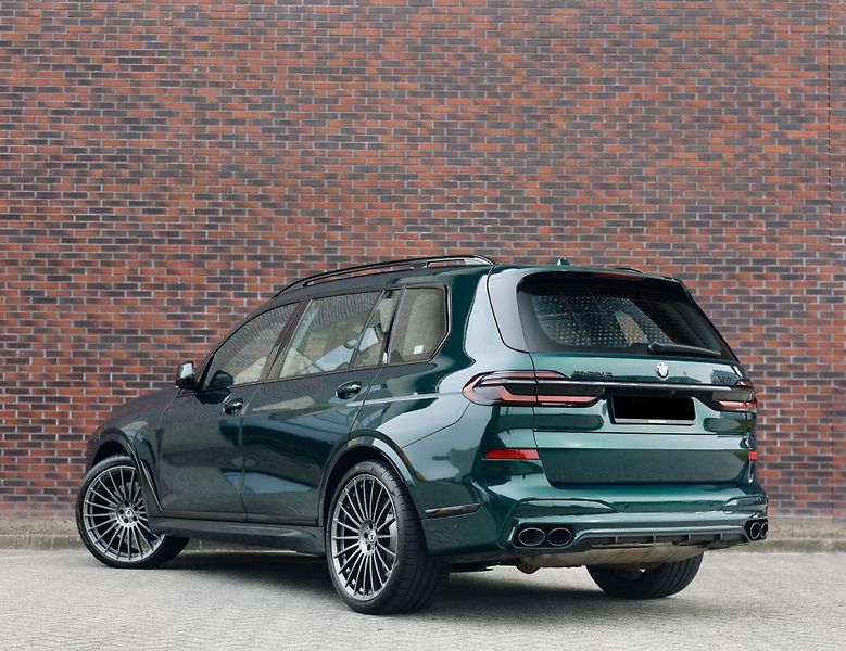 BMW X7 (2023) ALPINA XB7 4.4 V8 Skylounge - fotka 2 z 52