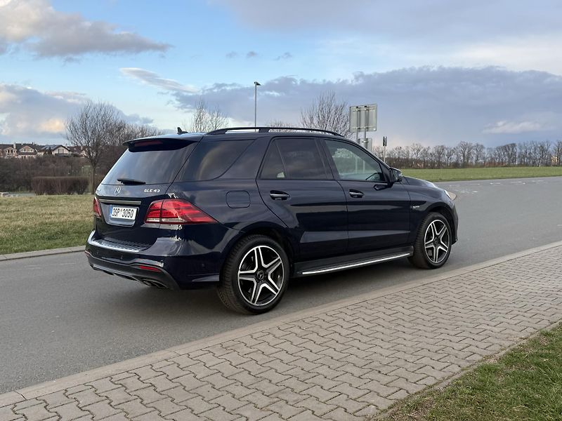 Mercedes-Benz GLE (2017) 43 AMG - fotka 4 z 15