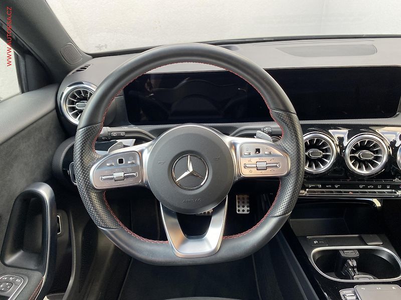 Mercedes-Benz Třídy A (2022) 1.3i A250e, AT, LED, panor, - fotka 11 z 27