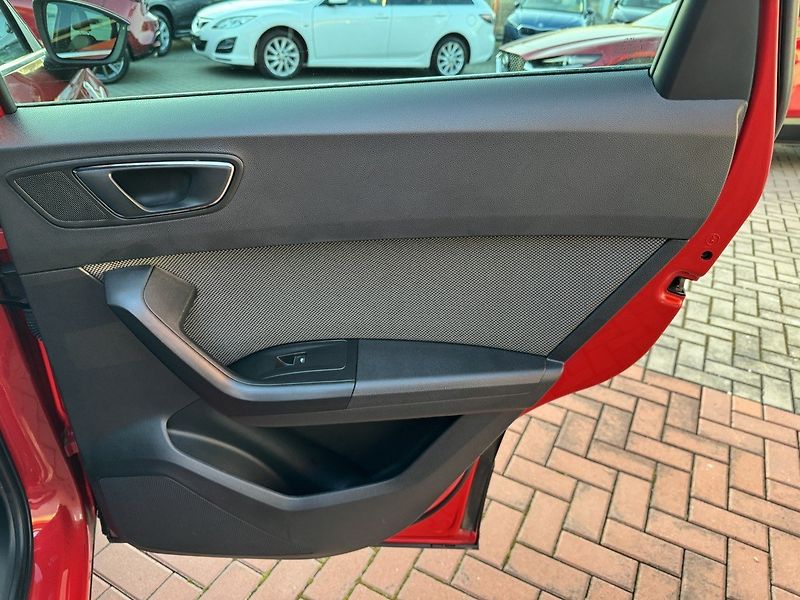 Seat Ateca (2019) 1.5TSi Full LED Navi Kamera - fotka 21 z 48