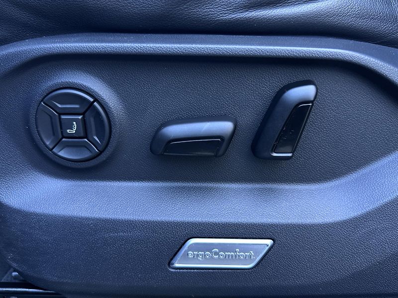 Volkswagen Touareg 3.0TDI R-LINE 4M, TAŽNÉ, VZDUC - fotka 25 z 31