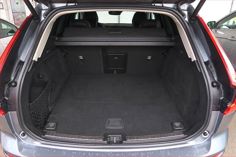 Volvo XC60 (2020) B4 AWD - fotka 14 z 17
