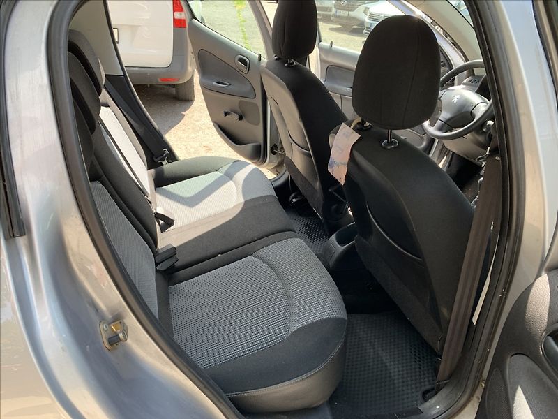 Peugeot 206 1,4 i,ČR - fotka 16 z 17