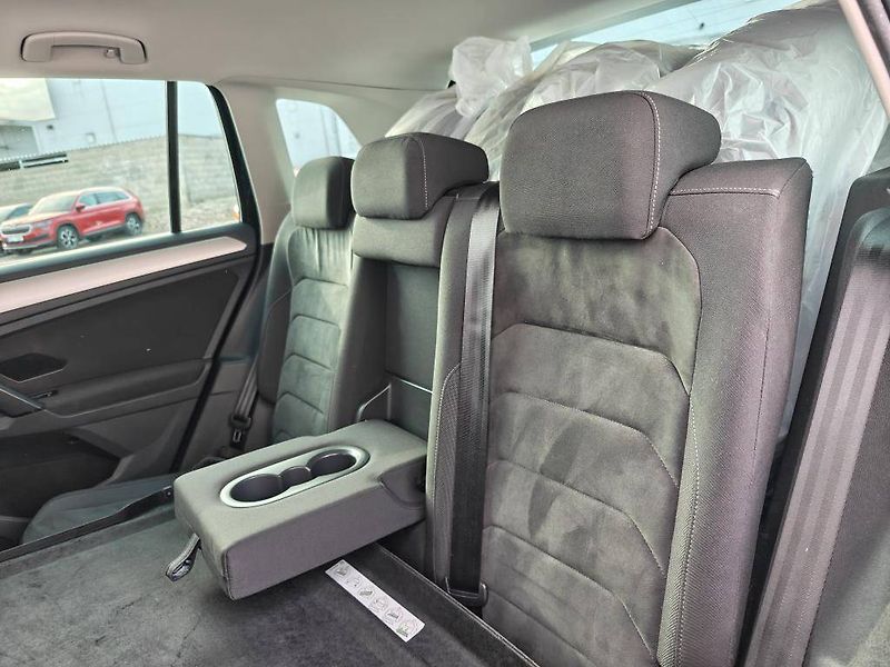 Volkswagen Tiguan Trendline 6G 2,0TDI - fotka 9 z 22