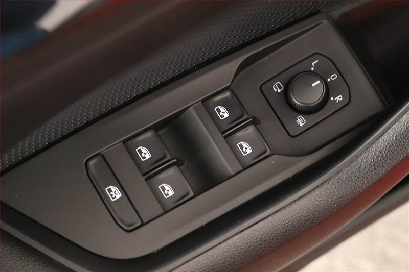 Škoda Octavia (2020) 1.5 TSI, Navi, Tempomat - fotka 16 z 21