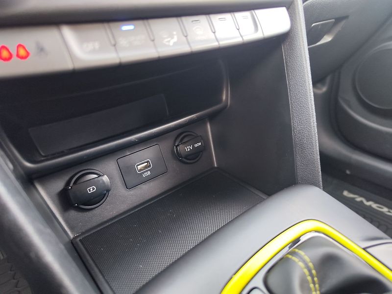 Hyundai Kona 1.6 GDI/104kW Mystic Lime DCT - fotka 19 z 33