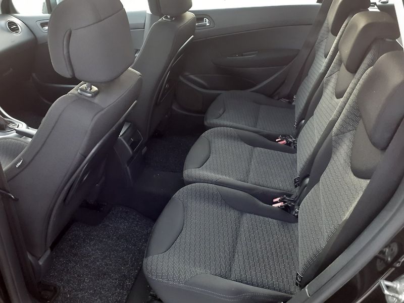 Peugeot 308 (2009) SW 1.6 16V - fotka 17 z 29