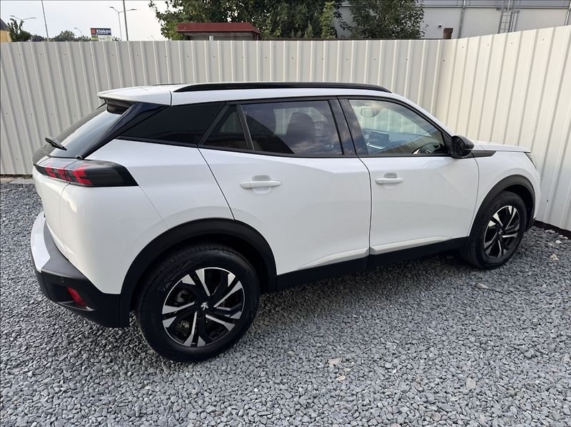 Peugeot 2008 1,2 i ALLURE DPH 1.maj původČR - fotka 14 z 50