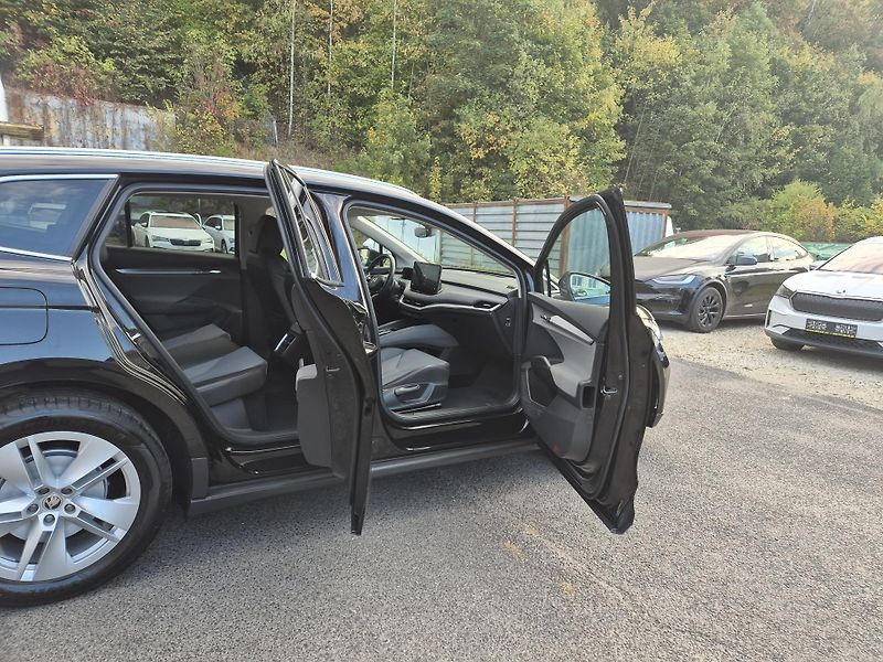 Škoda Enyaq 150kw, iV80 19ALU TZ SOH 96% - fotka 17 z 44