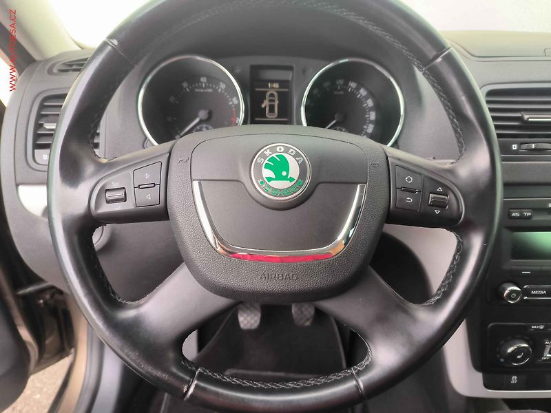 Škoda Yeti (2012) 1.2 TSi, Family, xenon - fotka 13 z 18