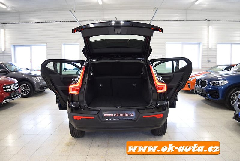 Volvo XC40 T2 MOMENTUM AUTOMAT-DPH - fotka 16 z 50