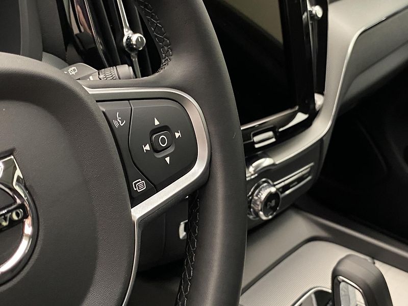 Volvo XC60 B5 AWD CORE AUT REZERVACE - fotka 21 z 52