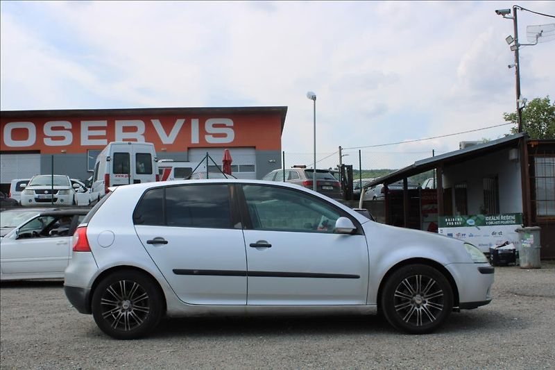 Volkswagen Golf 1,4 i  DIG. KLIMA, ČR - fotka 4 z 22