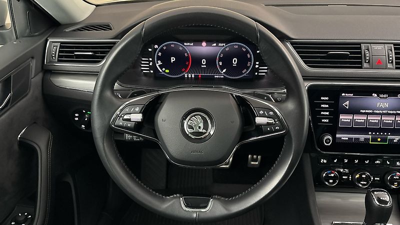 Škoda Superb 2.0 TSI DSG 4x4 Scout Combi - fotka 9 z 36