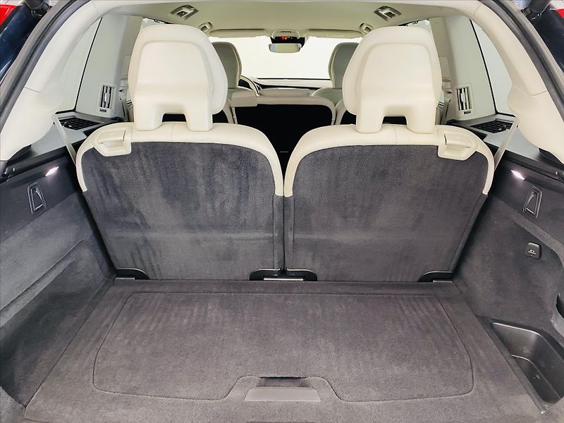 Volvo XC90 2,0 B5 AWD 173kW Inscription - fotka 27 z 31