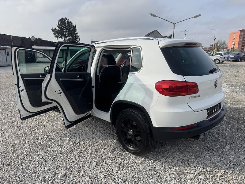 Volkswagen Tiguan 1.4TSi. Rezervace  - fotka 16 z 67