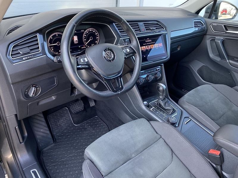 Volkswagen Tiguan 2,0 BiTDI 4Mot Highline DSG - fotka 7 z 27