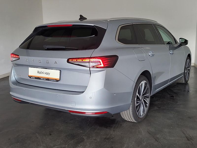 Škoda Superb - fotka 2 z 30