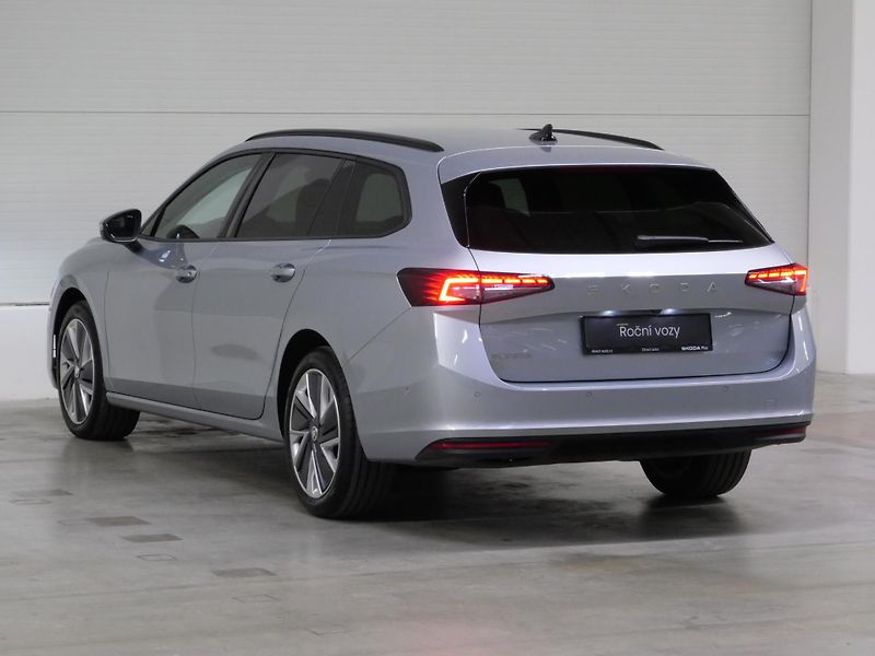Škoda Superb - fotka 7 z 28