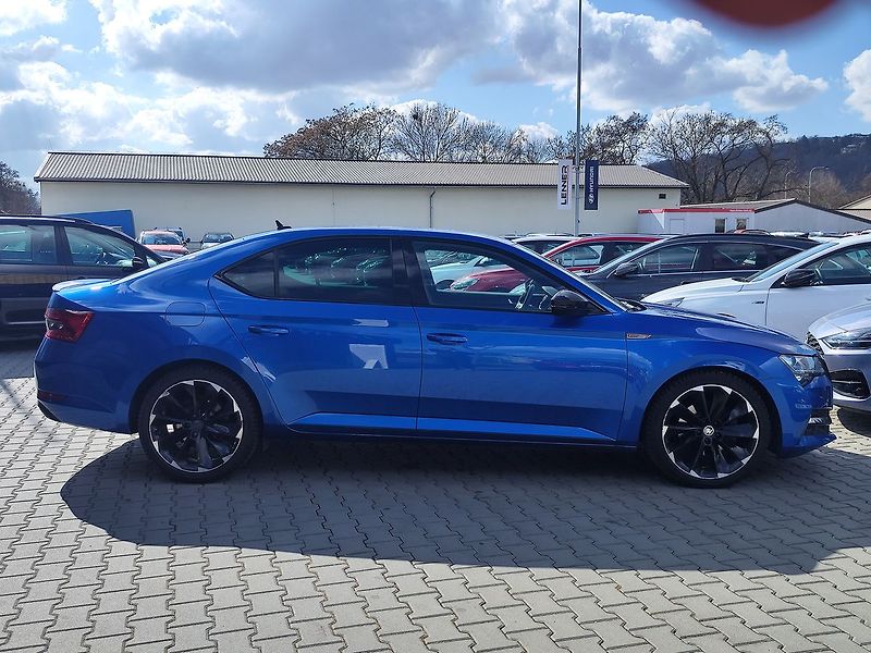 Škoda Superb 2.0 TDi/147kW Sportline DSG - fotka 4 z 34