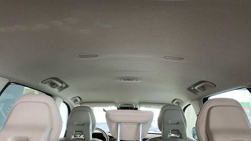 Volvo XC90 MOMENTUM PRO, B5 AWD, 184+10 k - fotka 29 z 30